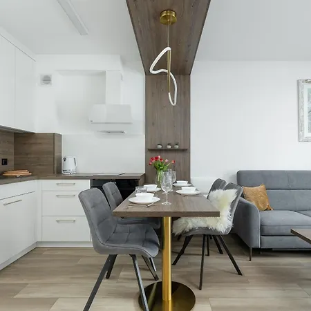 Amber Dunes - By Rentmonkey *