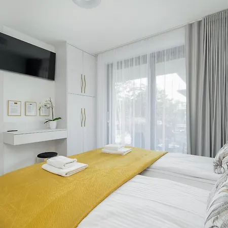 Amber Dunes - By Rentmonkey * 포고르젤리차