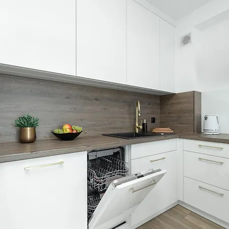 Amber Dunes - By Rentmonkey