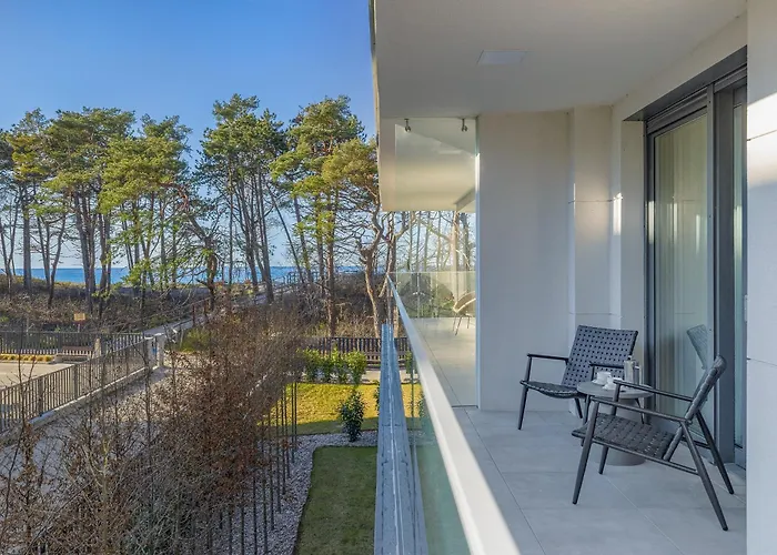 Amber Dunes - By Rentmonkey ポゴジェリツァ