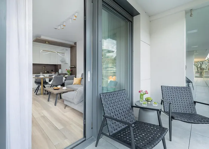 Amber Dunes - By Rentmonkey *