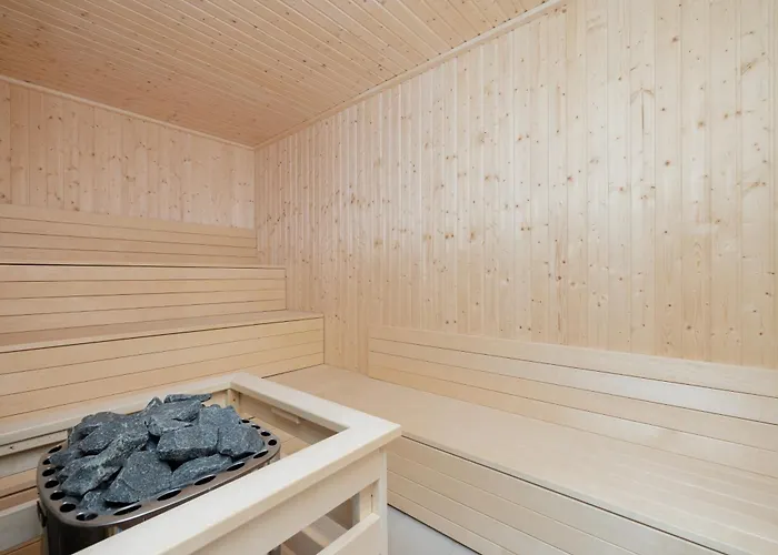 Amber Dunes - By Rentmonkey * ポゴジェリツァ